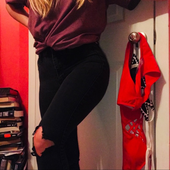 High Rise Ripped Jeans - Picture 2 of 3